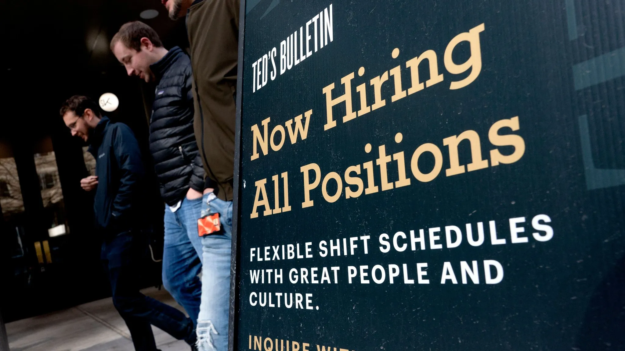 U.S Jobless Claims Surge To 261