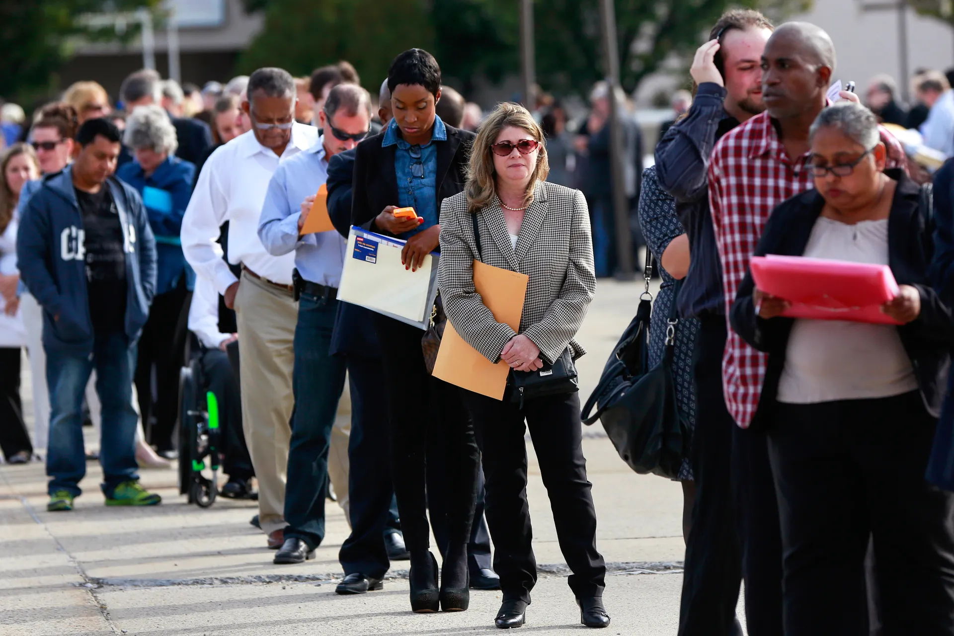 U.S. Jobless Claim Data Drops To A Four-Week Low Of 239