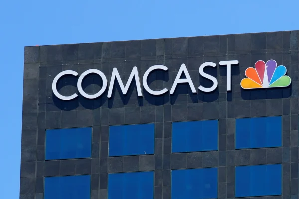 Comcast Loses Broadband Customers