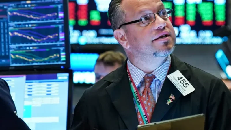 Treasury Yields Hold Steady Ahead of Fed Minutes