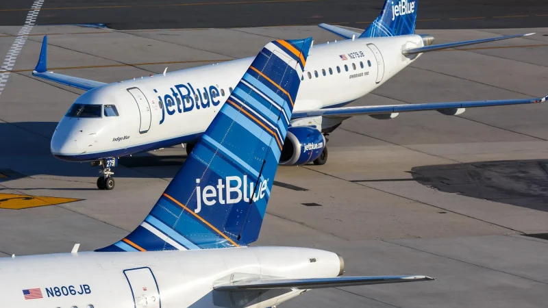 Stocks Making The Biggest Premarket Moves: JetBlue Airways